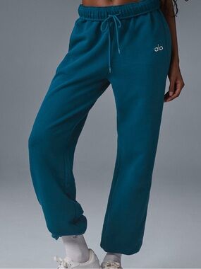 NWT ALO Yoga Accolade Sweatpants in Eclipse Blue